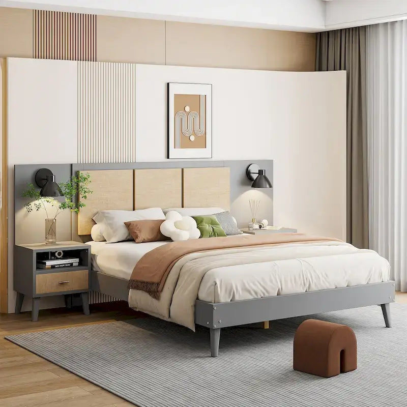 Lit plateforme gris Queen avec tables de chevet et lampes de tête de lit, 2 places